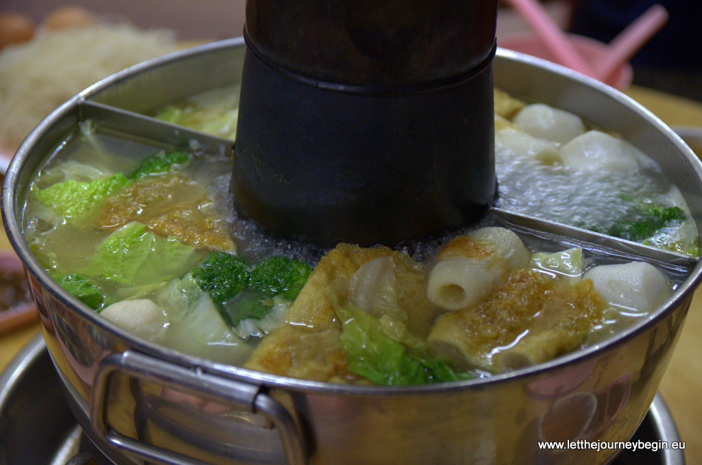 A steamboat dinner at Cameron Highlands