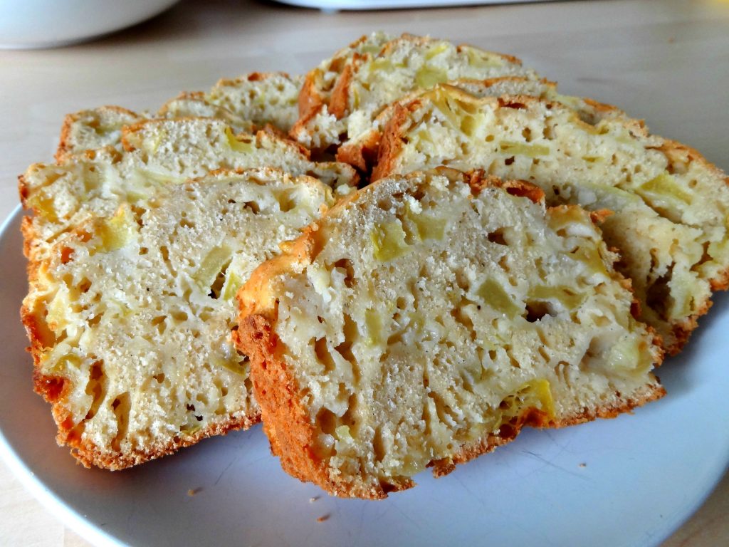 Apple bread